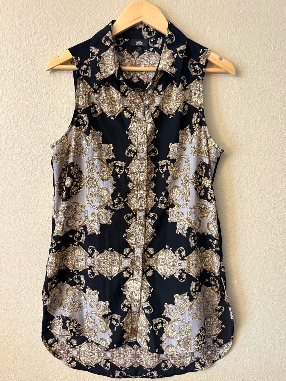 Mossimo Black Gold Baroque Print Sleeveless Blouse or Tunic Medium Button Front